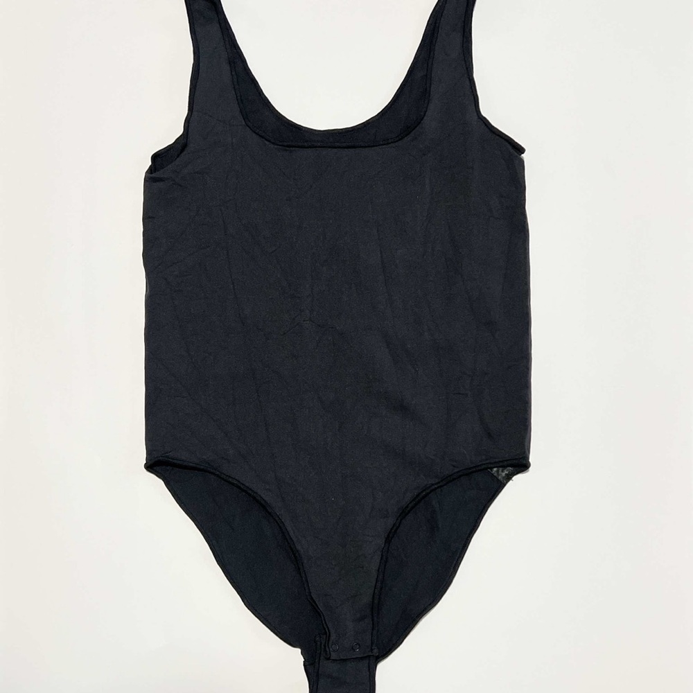 SKIMS BLACK TANK BODYSUIT